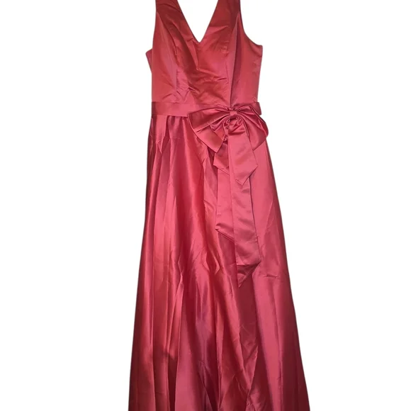 Elegant Pink Sleeveless Dress - Picture 2 of 5